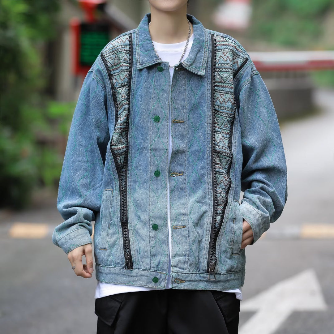 Herren Denim-Jacke mit buntem Ethno-Design und praktischen Reisverschlüssen Echoarchiv