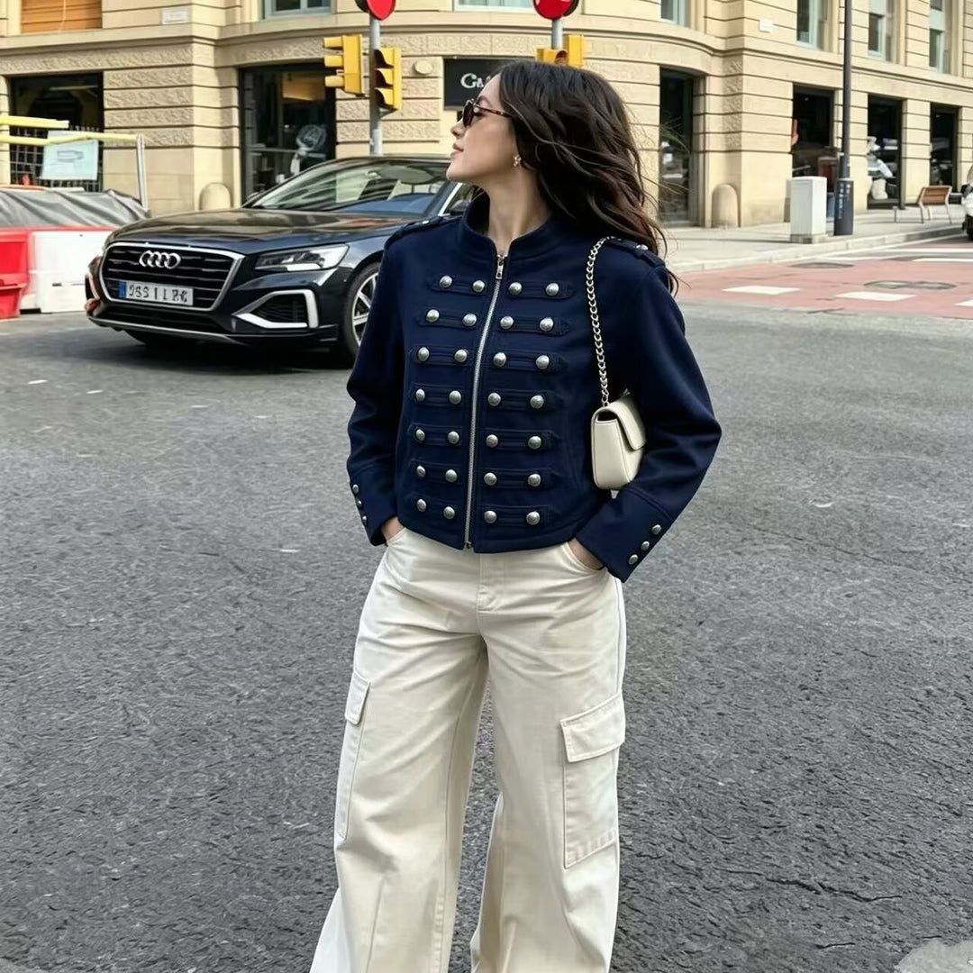 Damen Kurzgeschnittene Militärjacke mit Perlenbesatz und Stehkragen Echoarchiv