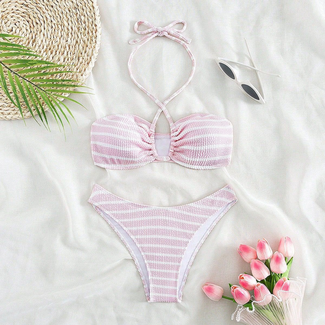 Damen Bandeau-Bikini mit verspieltem Schnitt und trendigen Bindebändern Echo Archiv