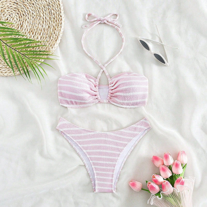 Damen Bandeau-Bikini mit verspieltem Schnitt und trendigen Bindebändern Echo Archiv