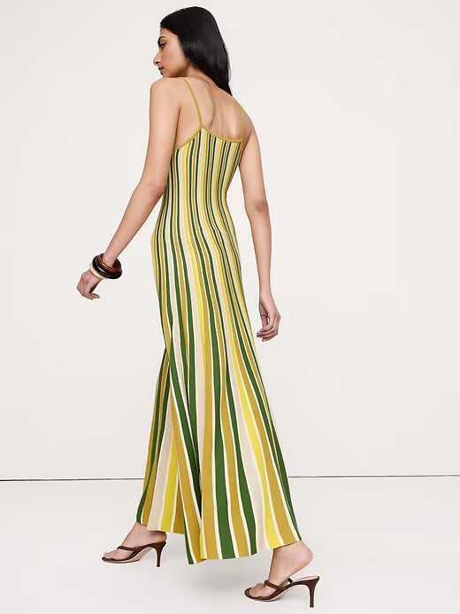 Damen nan elegantes Maxikleid im Unterkleid-Stil mit Spaghettiträgern, tailliertem Schnitt und weitem Saum Echo Archiv