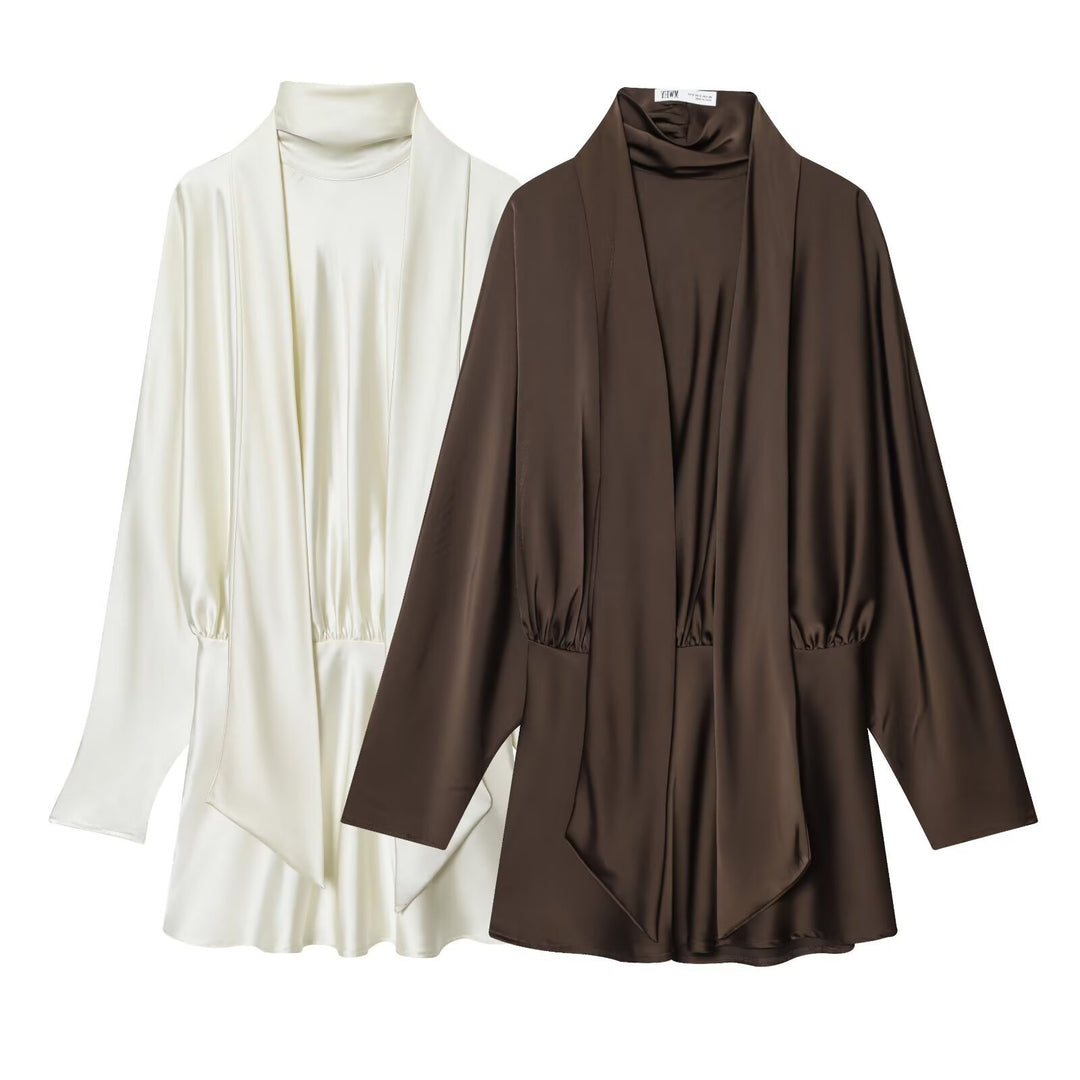 Damen 30+ elegante seidenähnliche Bluse mit Stehkragen und drapiertem Schlupfdetail Echo Archiv
