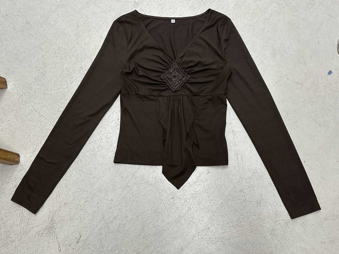 Damen nan figurbetontes Langarmshirt mit Drapé-Vorderteil und gehäkelter Mittelapplikation Echo Archiv