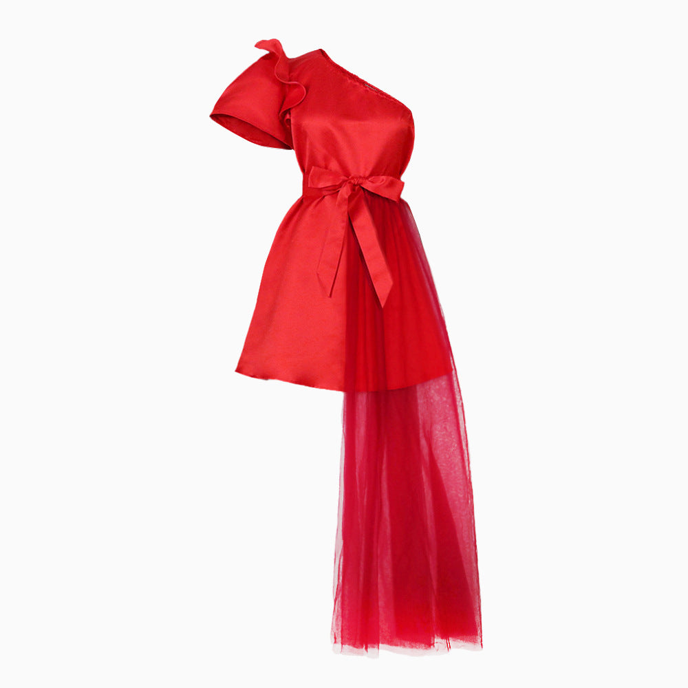 Damen Abendkleid mit asymmetrischem Oberteil und schwingendem Tüll-Akzent Echo Archiv