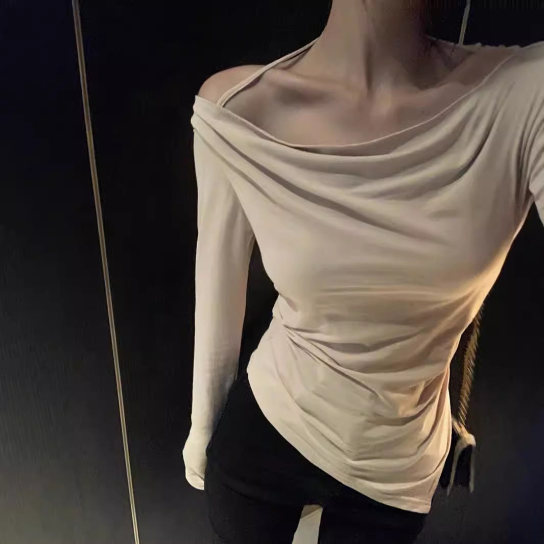 Damen schulterfreies Cowl-Longsleeve mit feinen Spaghettiträgern und sculptender Taillenpassform – Avérine