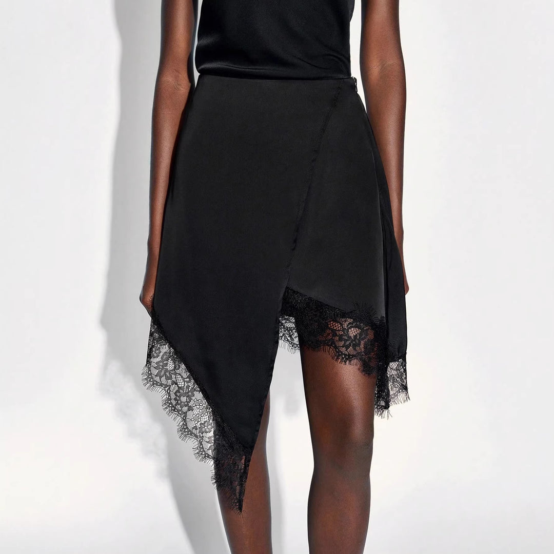 Damen nan asymmetrischer Wickelrock mit Spitzenbesatz und satinähnlichem Fall Echo Archiv