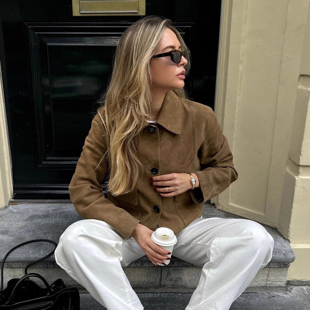 Damen Boxy-Kurzjacke aus Wildlederoptik mit Hemdkragen und aufgesetzten Pattentaschen Echo Archiv