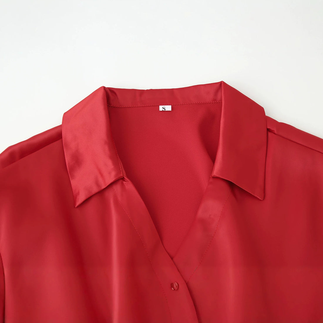 Damen Seidenglänzende Hemdbluse mit Bindegürtel und taillierendem Wickeldetail Echoarchiv