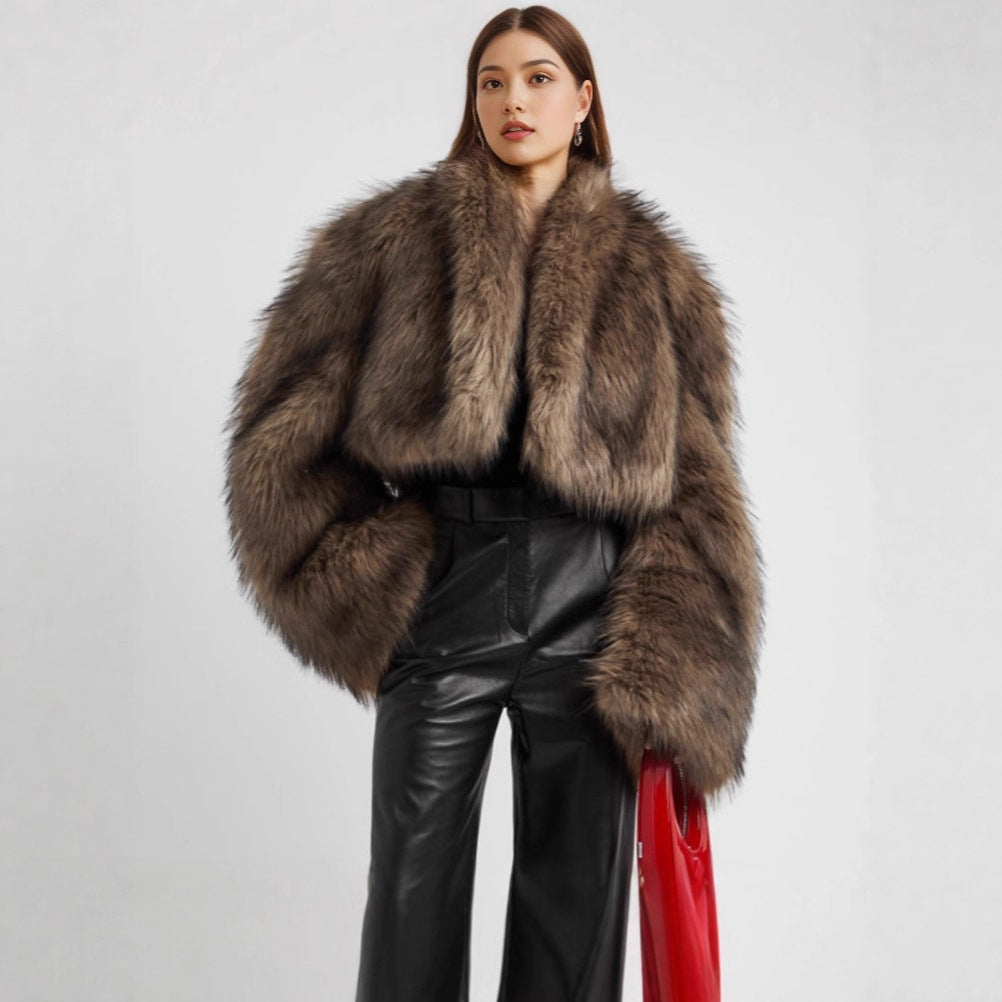 Damen Kurze voluminöse Crop-Faux-Fur-Jacke mit verlängerten Ärmeln Echo Archiv