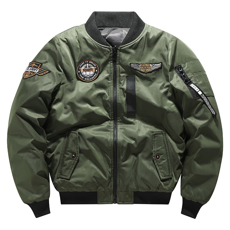 Herren  von der Luftfahrt inspirierte isolierte MA-1 Bomberjacke mit gestickten Missions-Patches und Reißverschluss-Taschen am Ärmel Echo Archiv