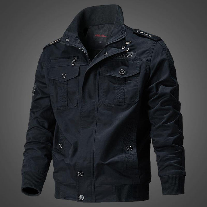 Herren Canvas-Pilotblouson mit Schulterpaspeln, Reißverschlussleiste und Utility-Pattentaschen Echoarchiv