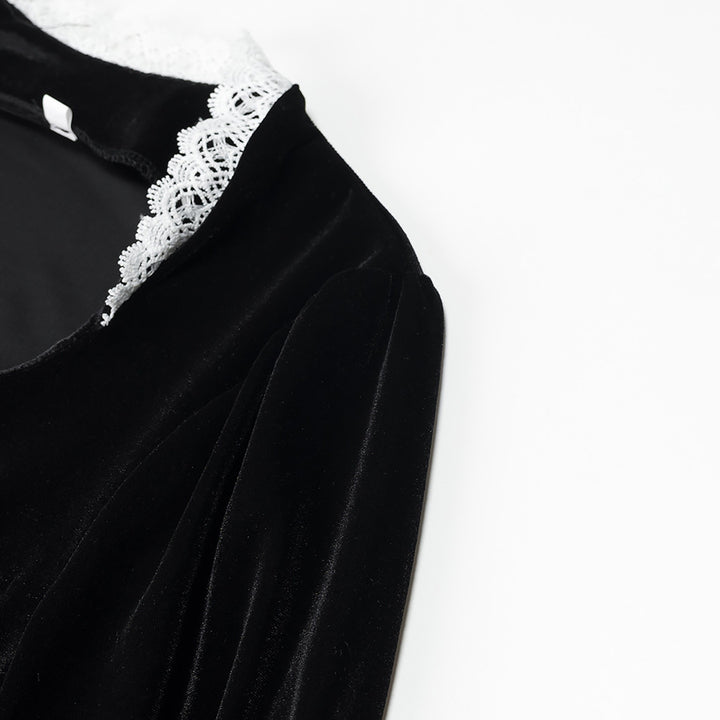 Damen Maxikleid aus Samt mit quadratischem Ausschnitt, Puffärmeln und Spitzenbesatz Echo Archiv