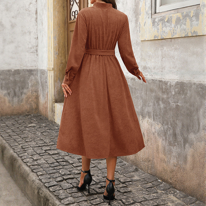Damen Midikleid A‑Linie mit V‑Ausschnitt, Knopfleiste, dreiviertelärmeln und Taillenband – Élara