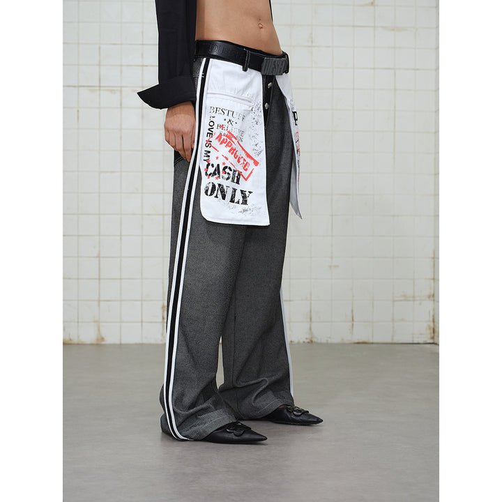 Damen Wide-Leg Cargo-Jeans mit aufgesetzten Grafik-Patches und Kontraststreifen Echoarchiv