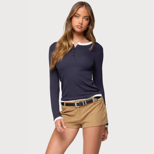 Damen Langarmshirt mit funktionalem Knopfleiste und Kontrastkragen Echo Archiv