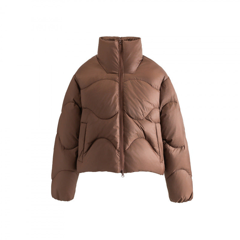 Damen Kurze gesteppte Steppjacke mit hohem Kragen und wellenförmiger Steppung Echo Archiv