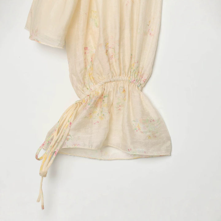 Damen Chiffon-Bluse mit Volantfront, Bindebündchen und gerafften Manschetten Echoarchiv
