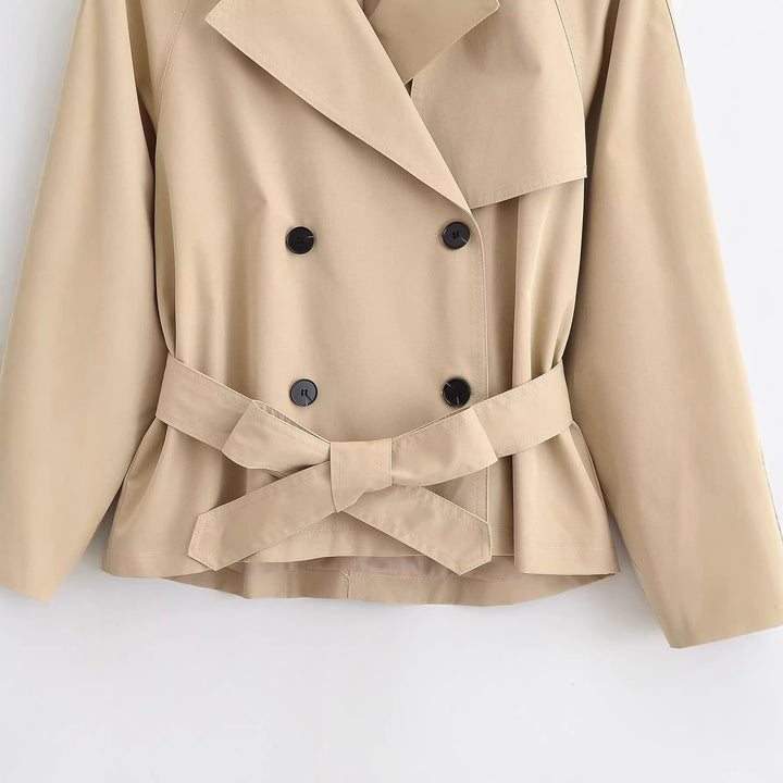 Damen Kurz-Trenchjacke mit weitem Schnitt, doppelreihiger Knopfleiste und Taillengürtel Echo Archiv