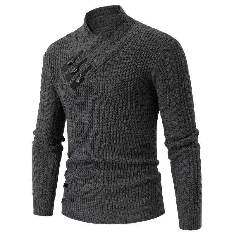 Herren nan Strickpullover mit Schalkragen, Zopfmuster und markanten Schnallenverschlüssen Echo Archiv