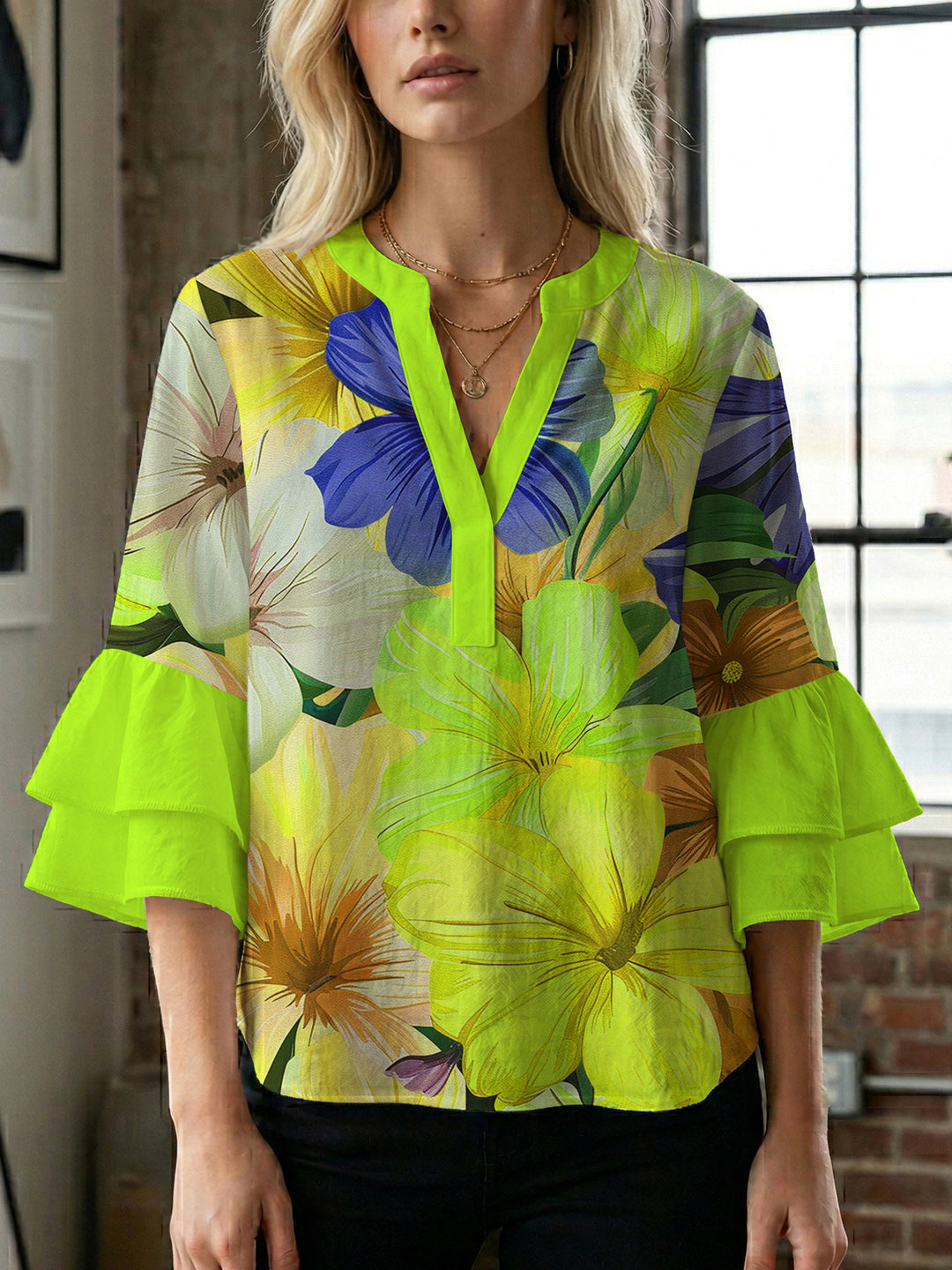 Damen Bluse mit voluminösen Rüschenärmeln und floralem Muster Echo Archiv