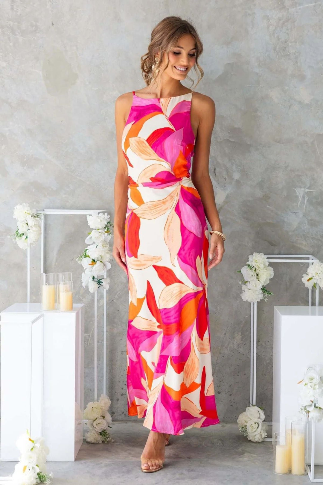 Damen Maxikleid mit modernem floralem Design und elegantem Schnitt – Valéora