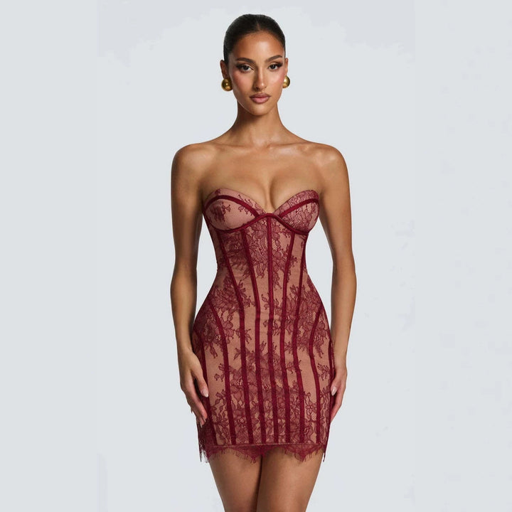 Damen Raffiniertes Spitzenkleid mit trägerlosem Design und edlen Verzierungen Echo Archiv