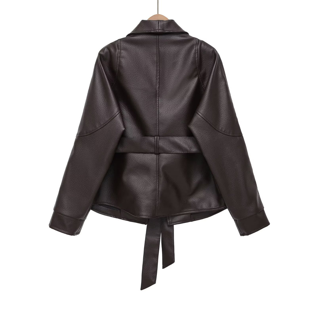 Damen kastiger Kunstlederjacke mit Schalkragen, Taillengürtel und genarbter Oberfläche – Célinea