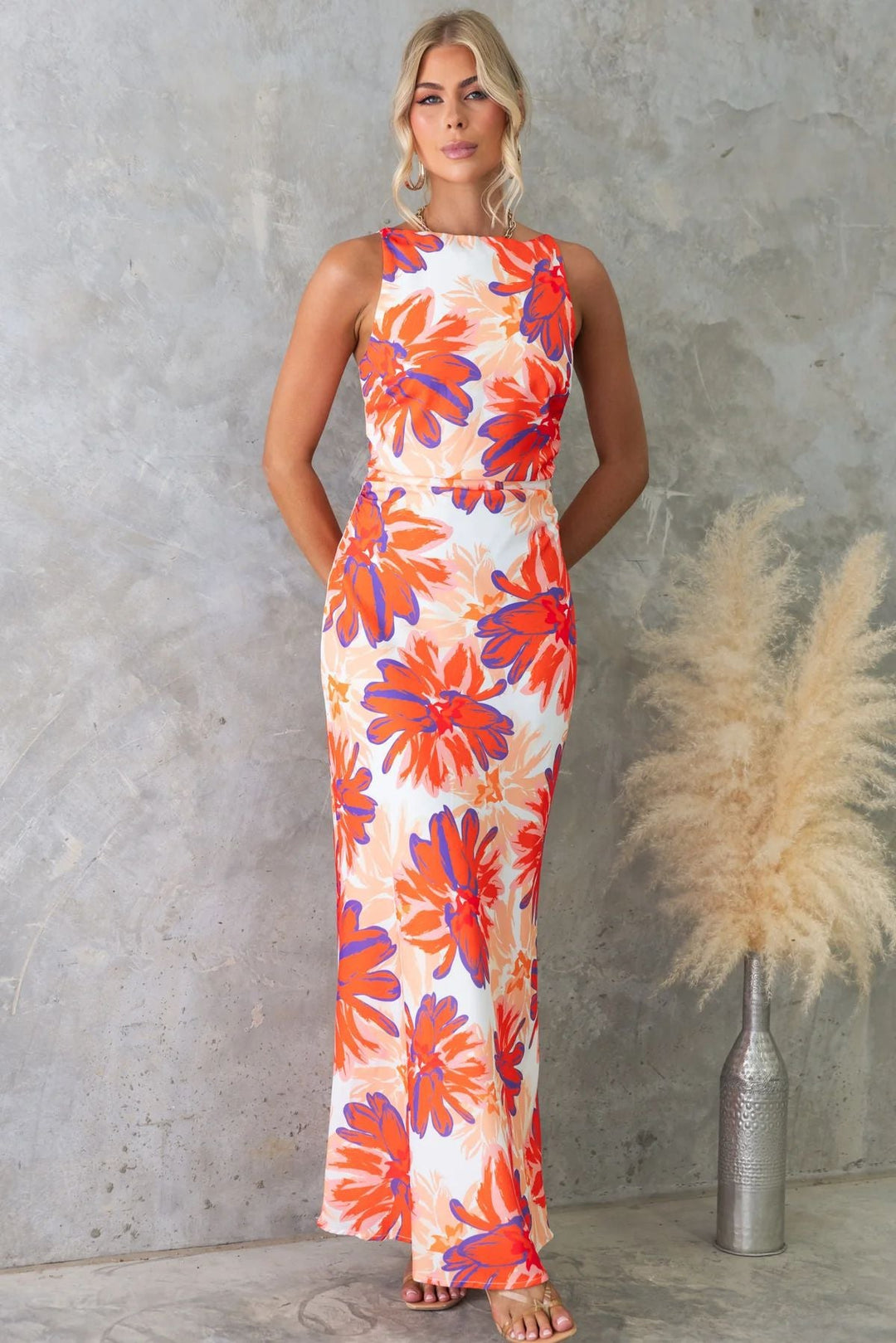 Damen Maxikleid mit modernem floralem Design und elegantem Schnitt – Valéora