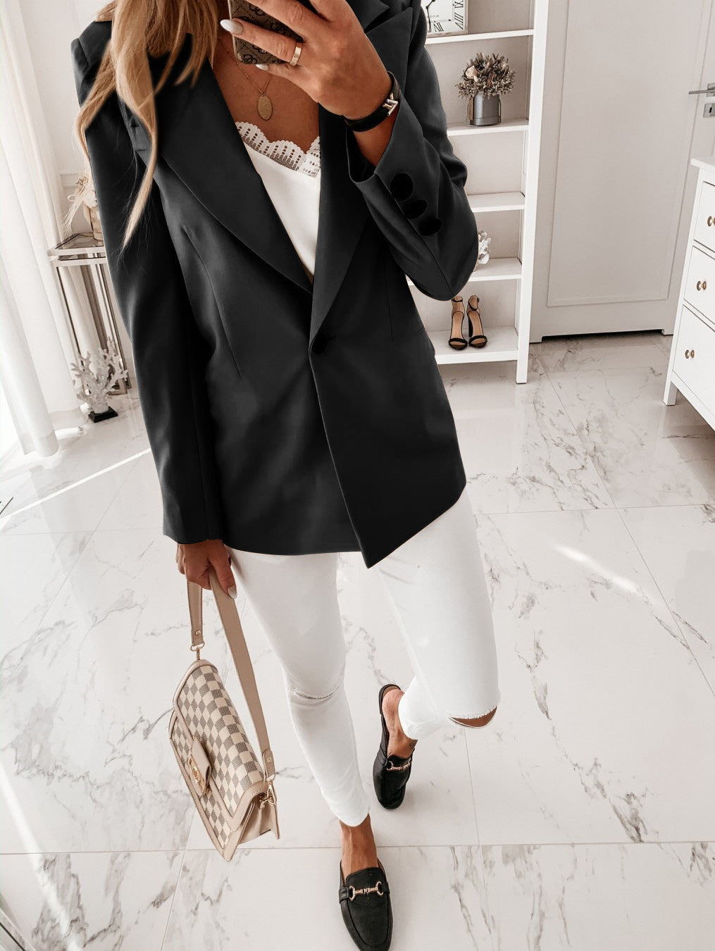 Damen Langblazer mit einreihiger Knopfleiste, tailliertem Schnitt und soften Schulterpolstern – Valéne