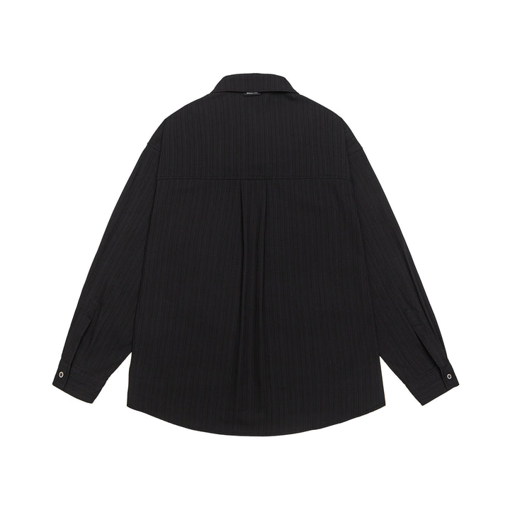 Unisex Oversize-Hemd mit feiner Rippenstruktur, Brusttasche und Kentkragen Echoarchiv
