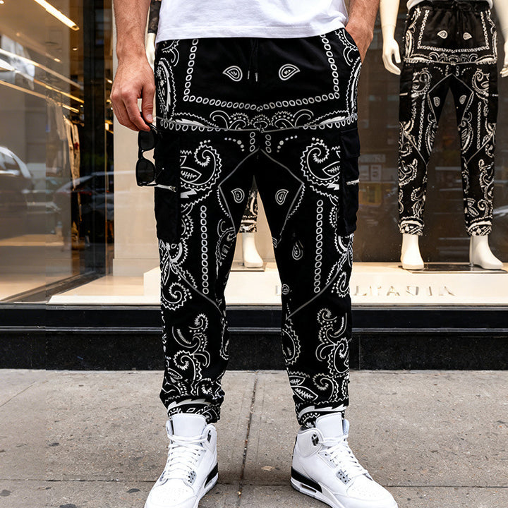 Herren Cargo-Jogginghose im Bandana-Print mit Cargo-Taschen & elastischem Bund – Bravaro