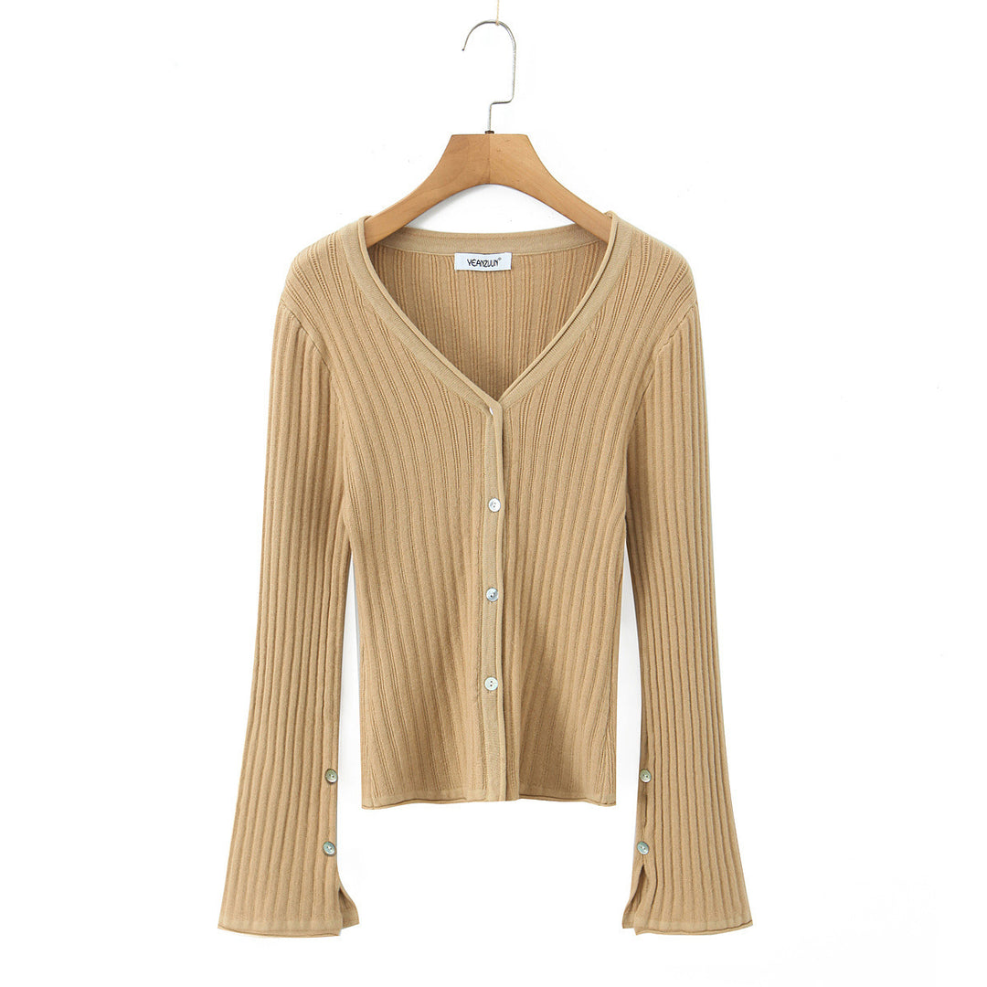 Damen Feinstrick-Cardigan mit V-Ausschnitt und plissiertem Minirock-Set Echoarchiv