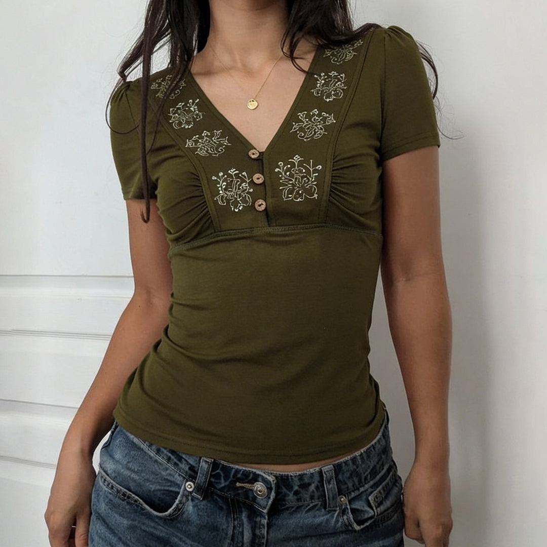Damen Kurzarmshirt mit dekorativen Knopf- und Stickdetails Echo Archiv