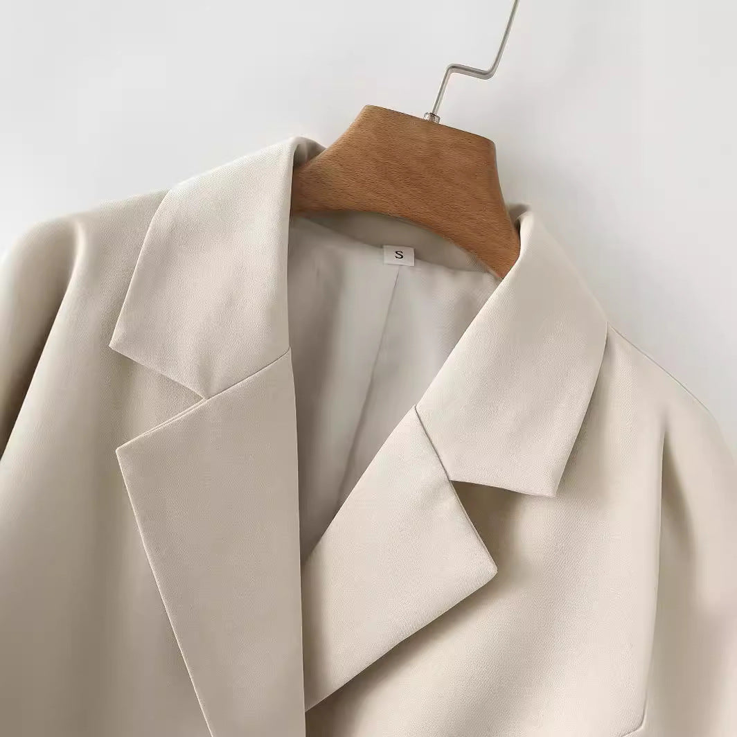 Damen leichter Doppelreiher-Blazer aus Strukturcrepe mit Pattentaschen und definierter Taillenform – Valéne