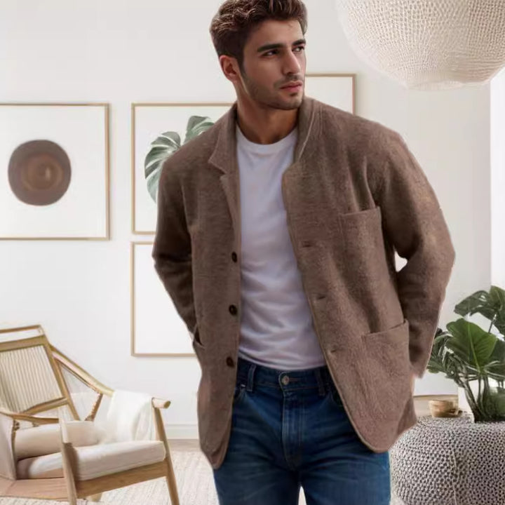 Herren Sakkoartige Strickjacke mit Hemdkragen und aufgesetzten Taschen Echoarchiv