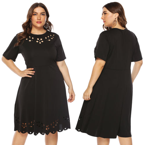 Damen elegantes Kleid mit durchbrochenem Kragen und wellenförmigem Saum Echo Archiv