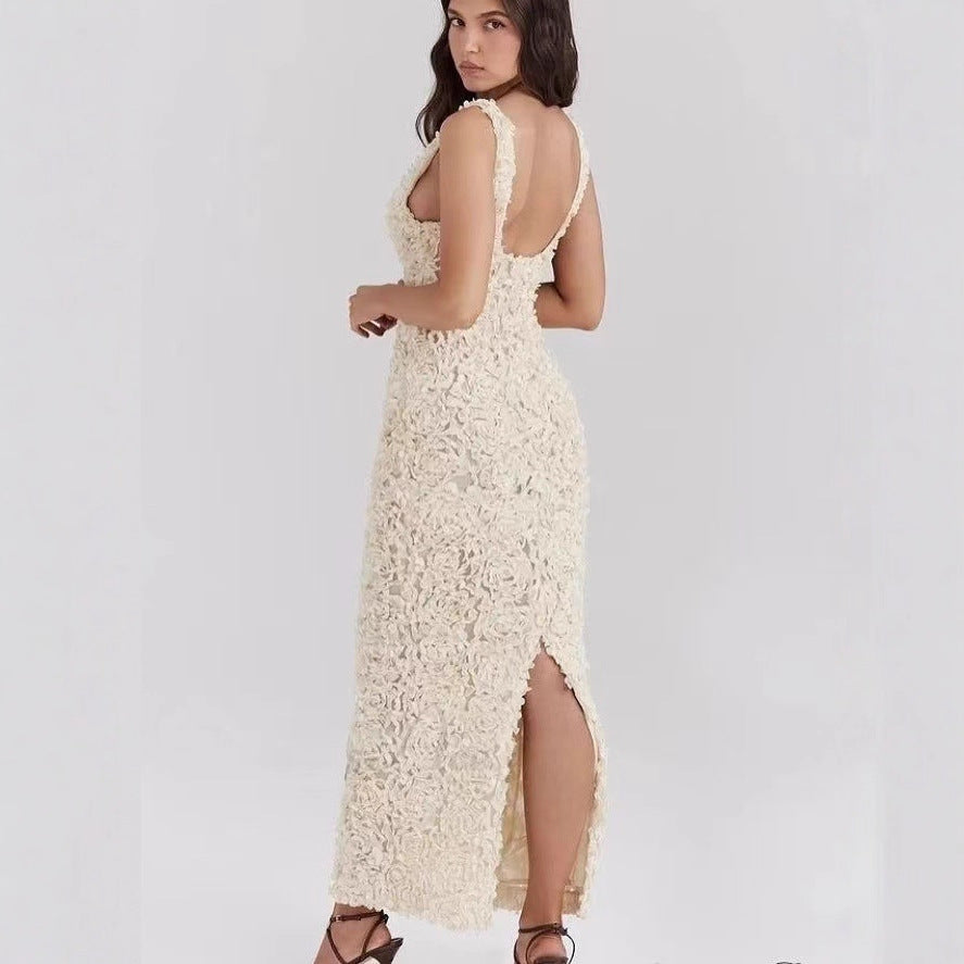 Damen Maxikleid mit opulentem Blumendesign und tiefem V-Ausschnitt Echo Archiv