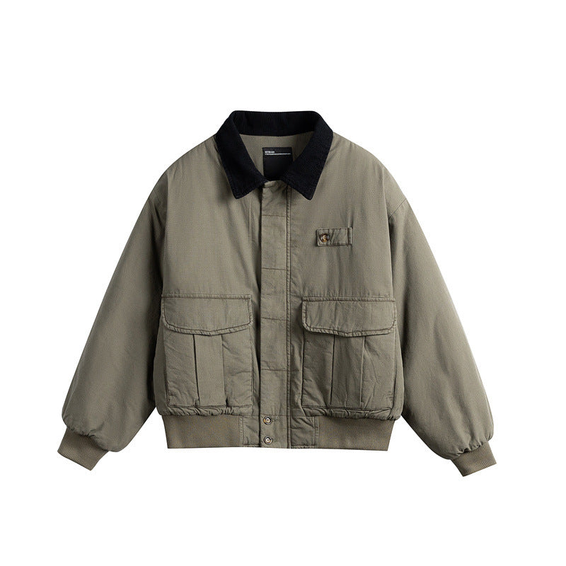 Herren Kurz geschnittene Utility-Blousonjacke mit Kordkragen und aufgesetzten Pattentaschen Echoarchiv
