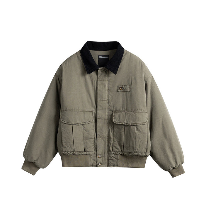 Herren Kurz geschnittene Utility-Blousonjacke mit Kordkragen und aufgesetzten Pattentaschen Echoarchiv