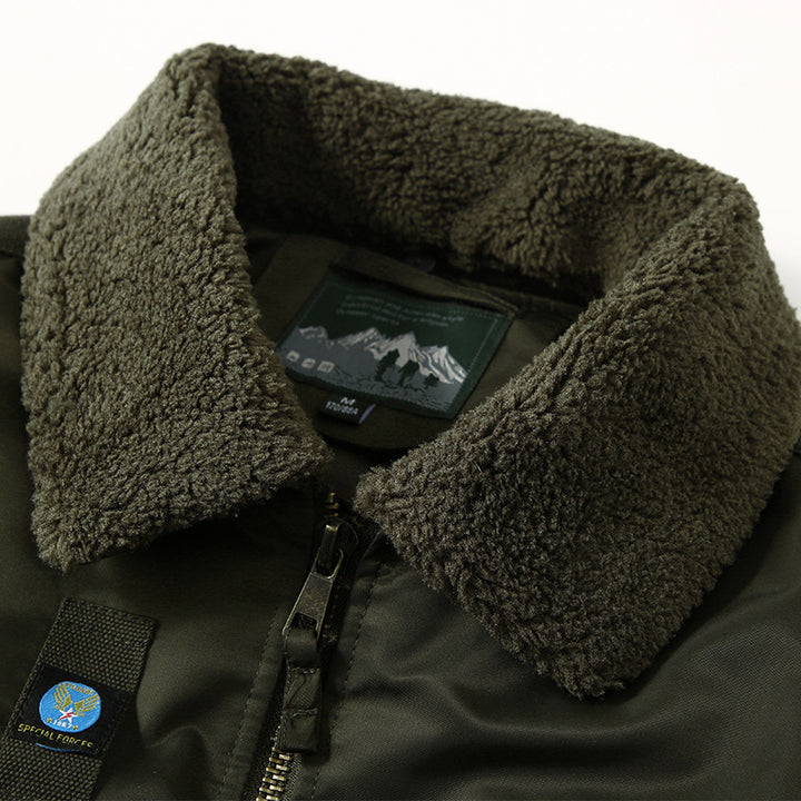 Herren Bomberjacke mit Lammfellkragen und Utility-Taschen Echoarchiv