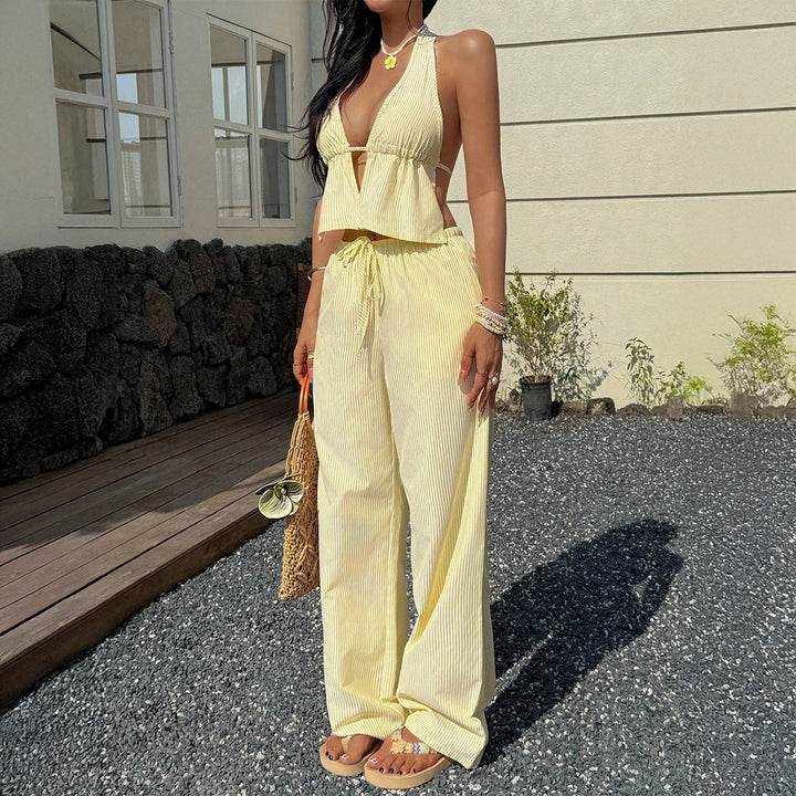 Damen Lässiges Strandoutfit mit Crop-Top und weitem Hose Echo Archiv