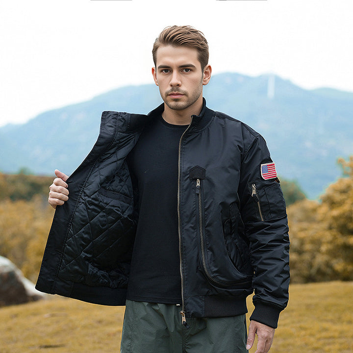 Herren modische Bomberjacke mit isolierendem Innenfutter und praktischen Taschen Echoarchiv