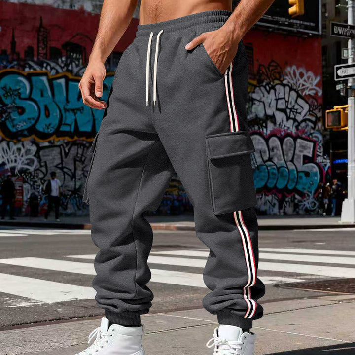 Herren Cargo-Joggerhose mit seitlichen Klapp‑Cargotaschen, Tunnelzug & Rippbündchen – Bravaro
