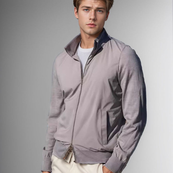 Herren modische Leichtjacke mit Stehkragen und praktischen Taschen Echoarchiv
