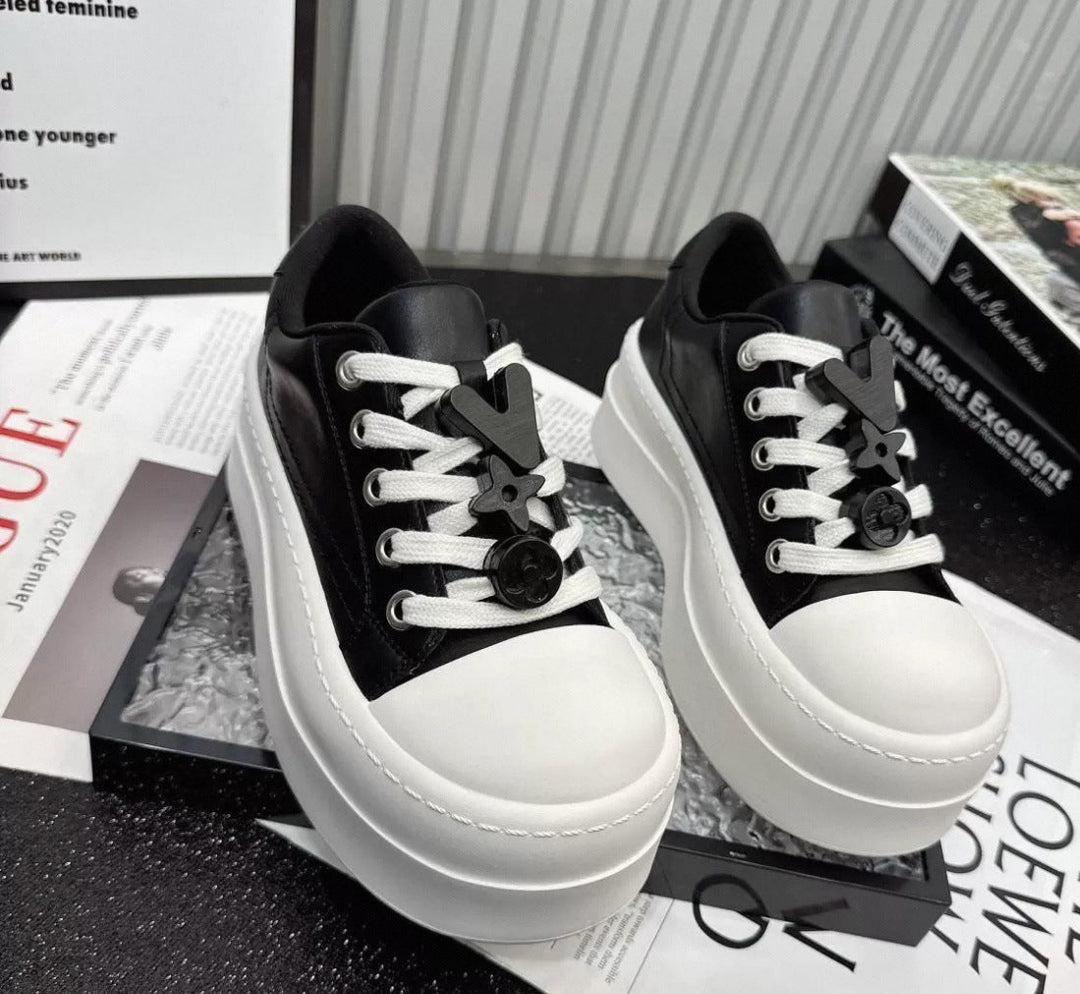 Damen Modische Sneakers mit auffälligem Design Echo Archiv