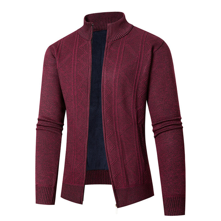 Herren Strickjacke mit strukturiertem Zopfdesign und hohem Kragen Echoarchiv
