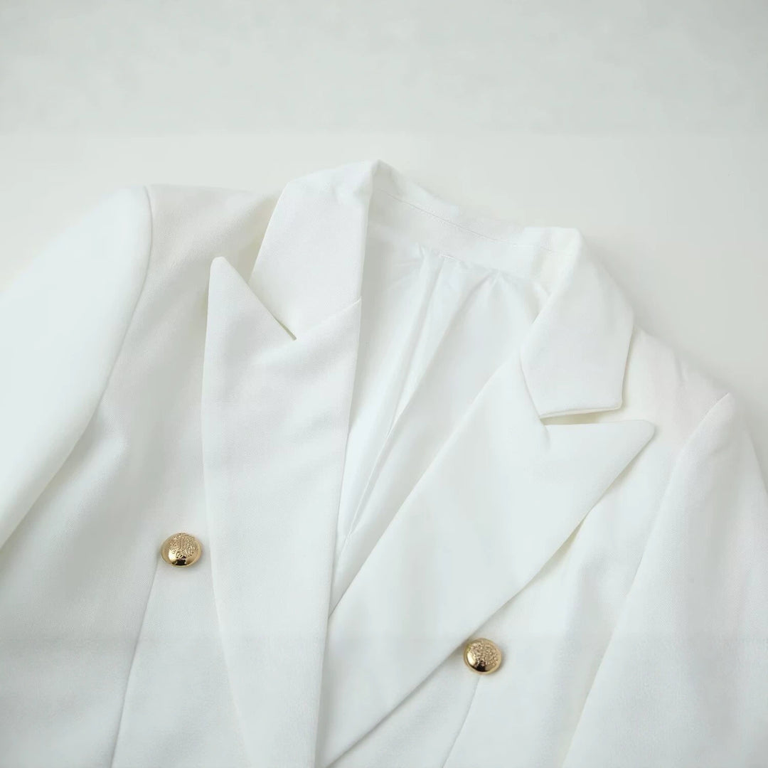 Damen Longline-Doppelreiher Blazer mit markanten Revers und goldenen Zierknöpfen Echo Archiv