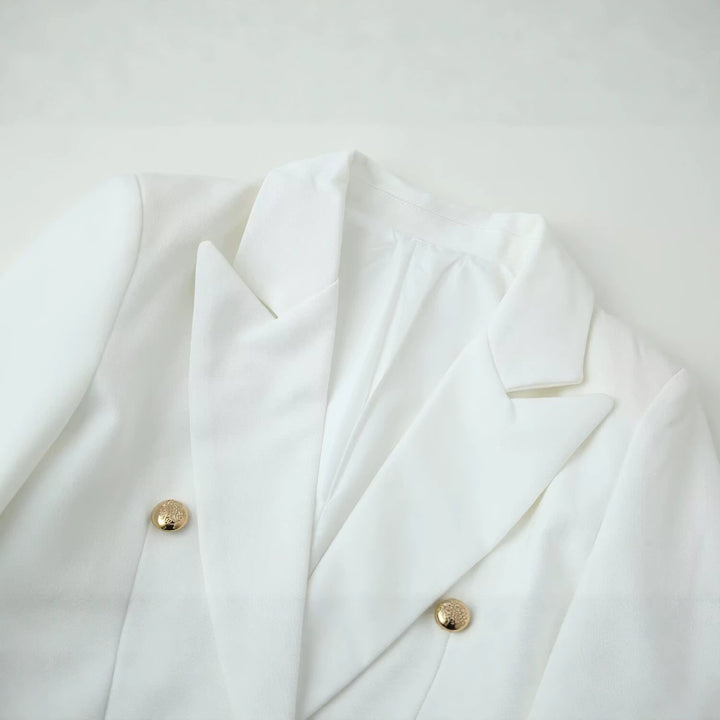 Damen Longline-Doppelreiher Blazer mit markanten Revers und goldenen Zierknöpfen Echo Archiv