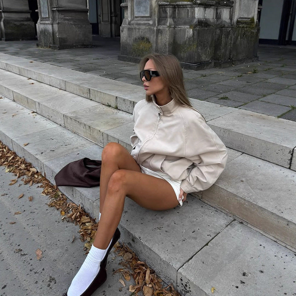 Damen Leichter taillierter Cropped-Bomber mit hohem Stehkragen und Raglanärmeln Echoarchiv