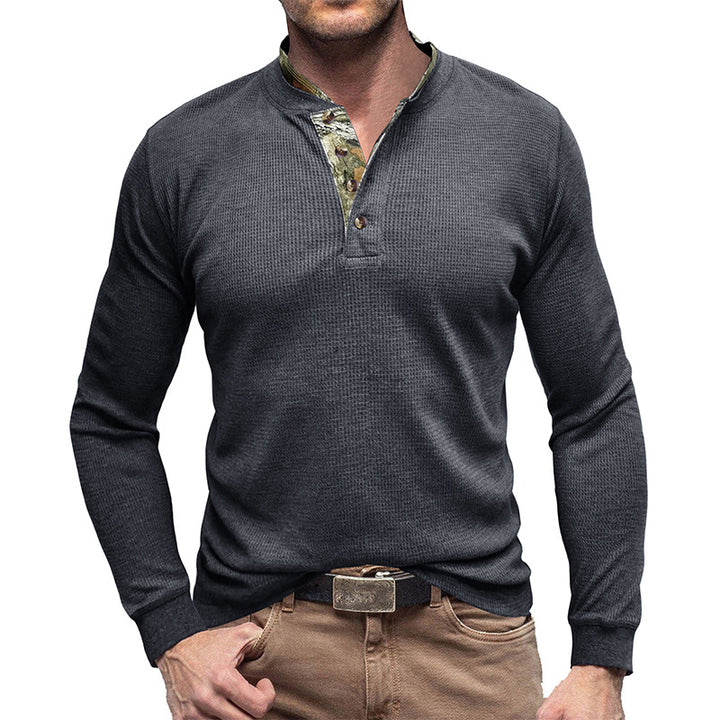 Herren modisches Langarm-Henley-Shirt mit strukturiertem Design und eleganter Knopfleiste Echoarchiv